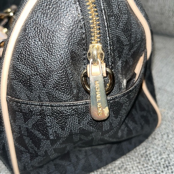 Michael Kors Black and Cream Satchel - Picture 4 of 7